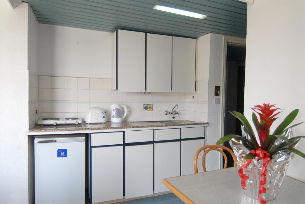 Sunflower Hotel Apartments ลาร์นาคา ภายนอก รูปภาพ
