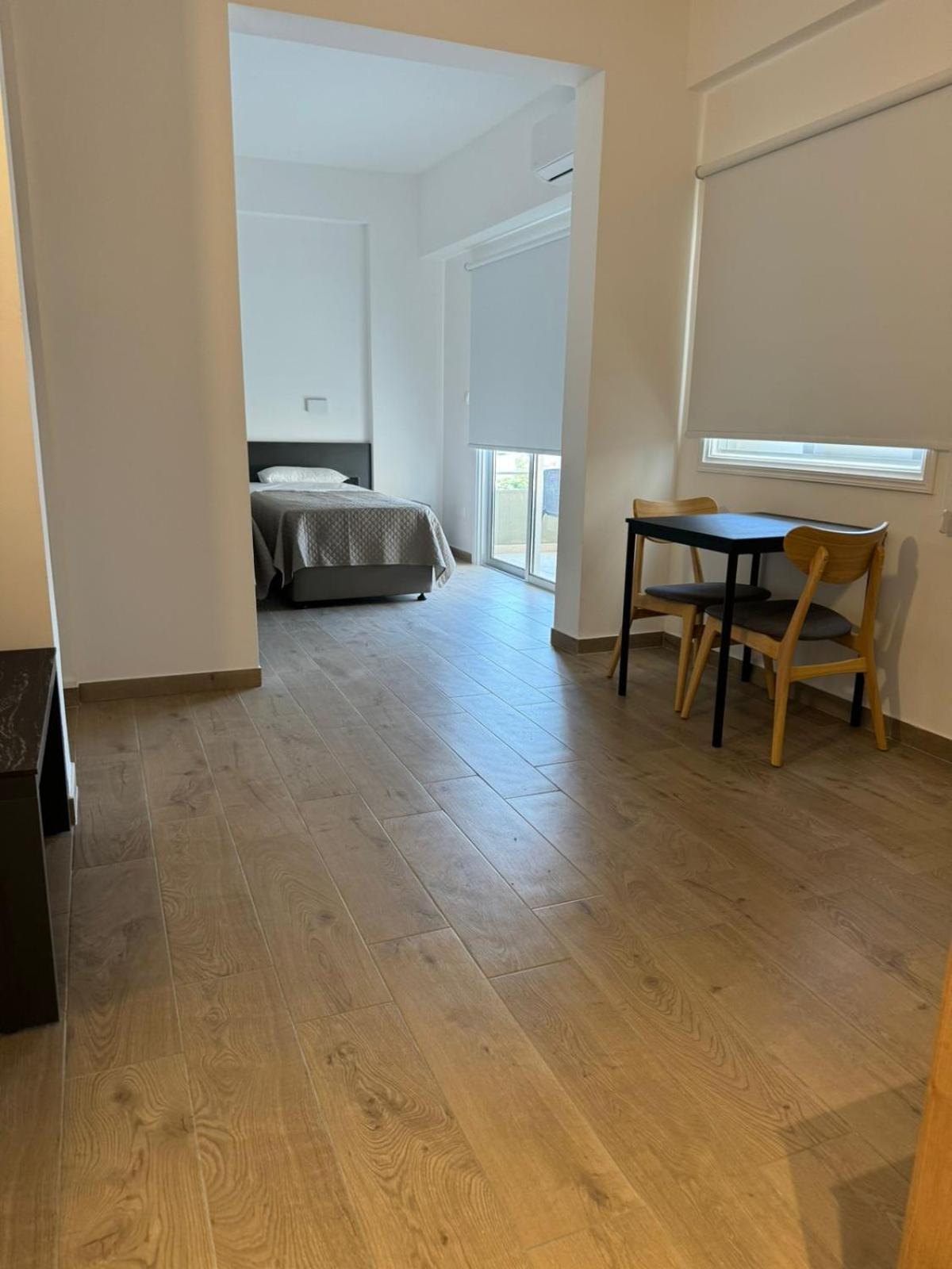 Sunflower Hotel Apartments ลาร์นาคา ภายนอก รูปภาพ