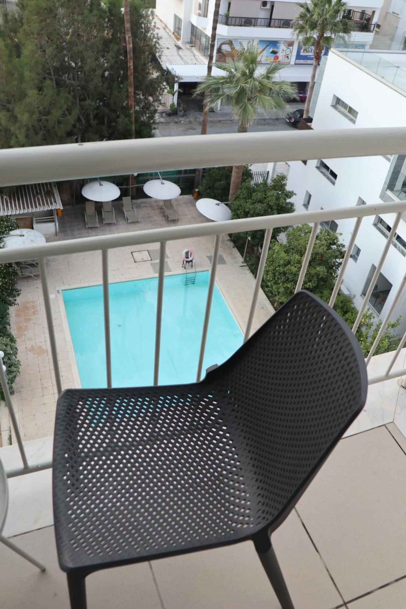 Sunflower Hotel Apartments ลาร์นาคา ภายนอก รูปภาพ