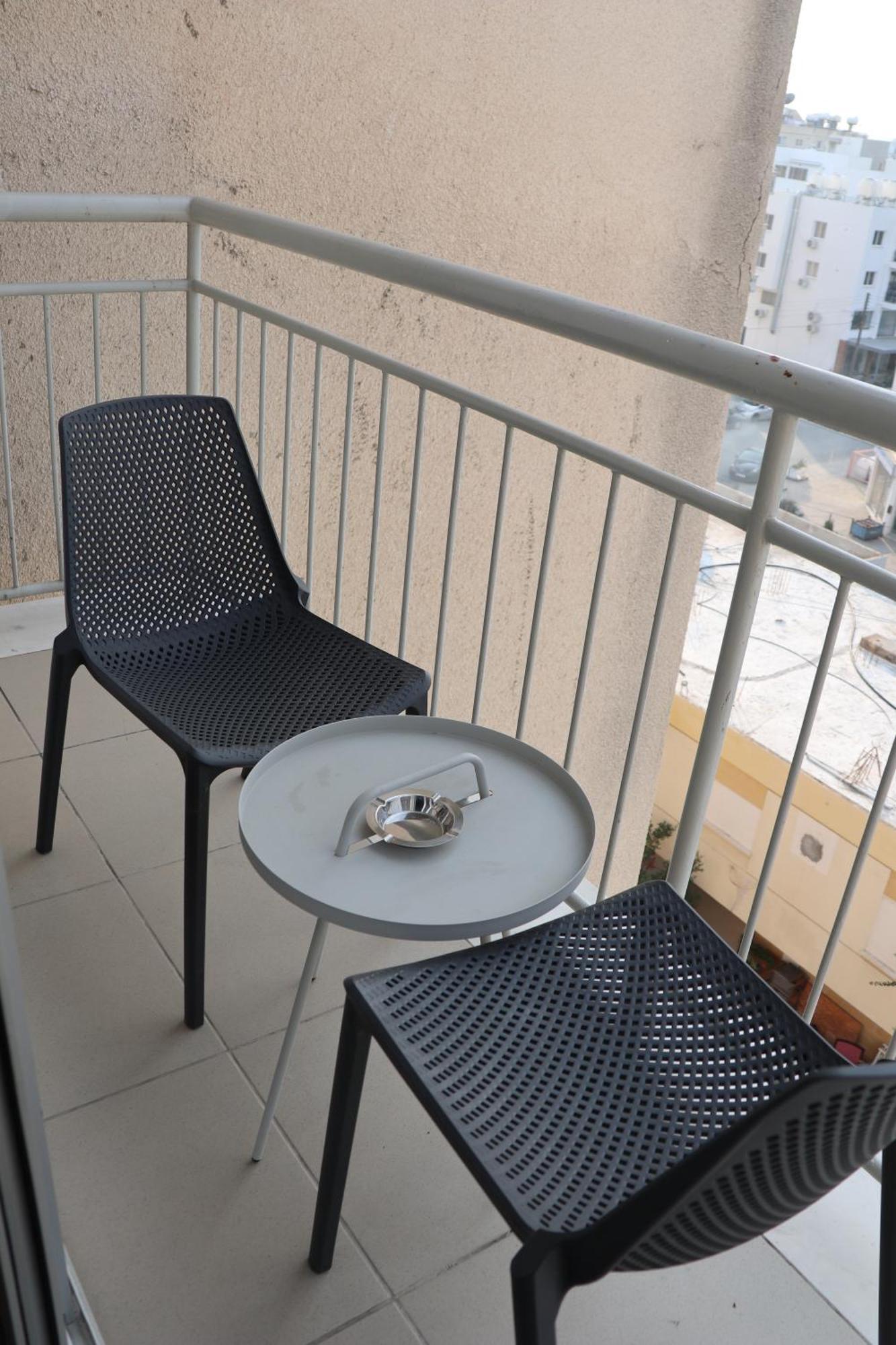 Sunflower Hotel Apartments ลาร์นาคา ภายนอก รูปภาพ
