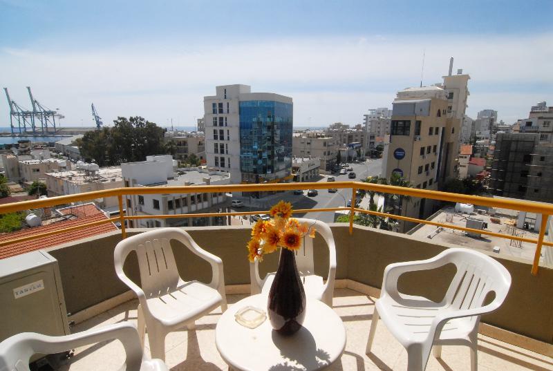 Sunflower Hotel Apartments ลาร์นาคา ภายนอก รูปภาพ